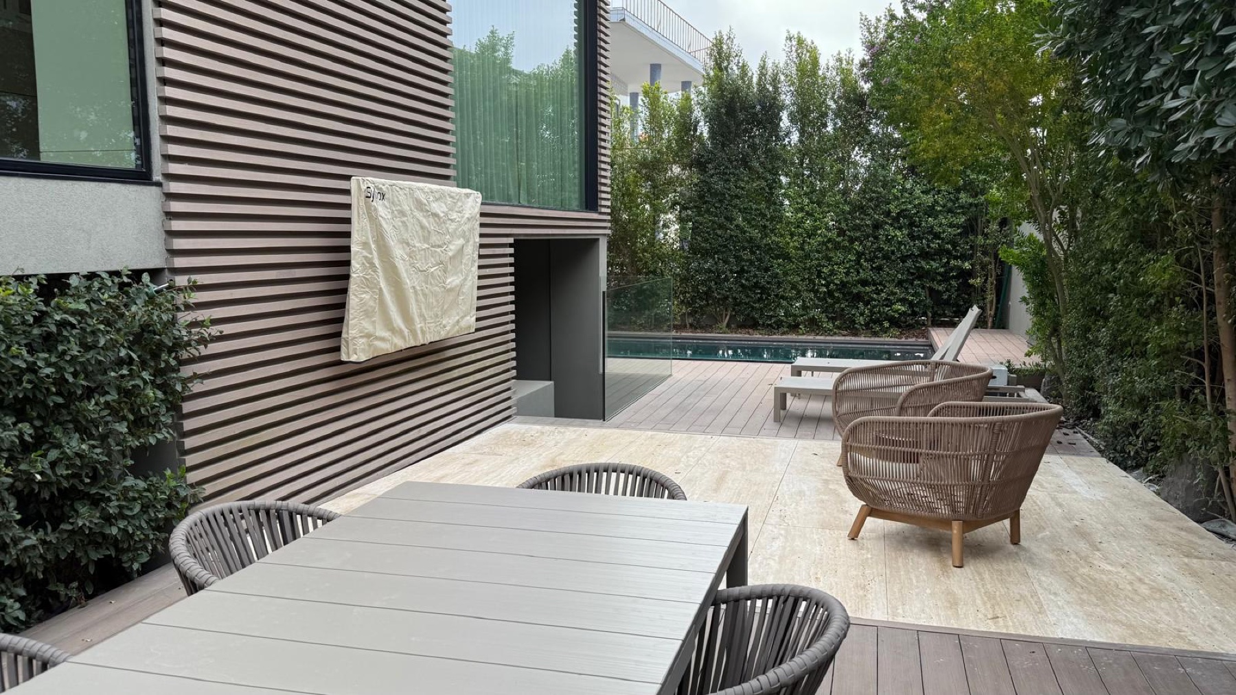 Exterior com piscina da Moradia em Lisboa